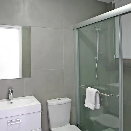 Corina & * Λεμεσός