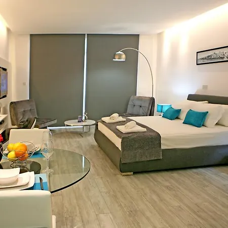 Corina & Apartamento Limassol