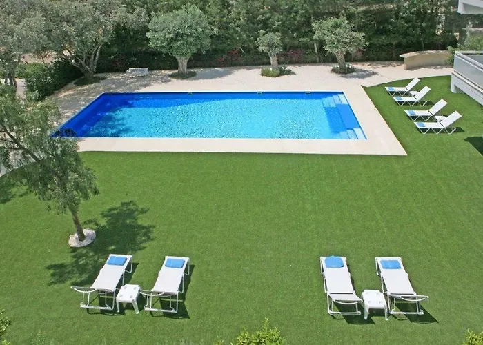 Apartamento Corina & *